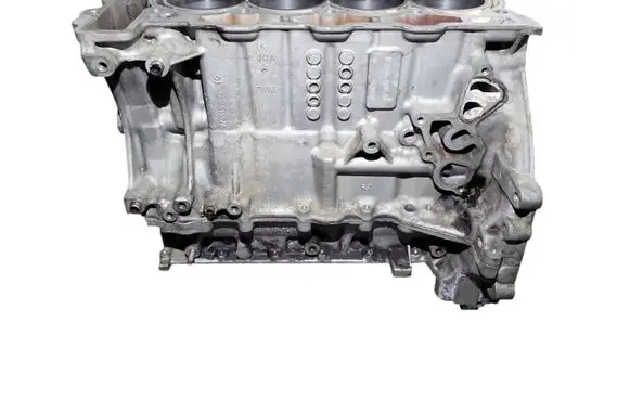 Peugeot 5008 Engine block 5F05