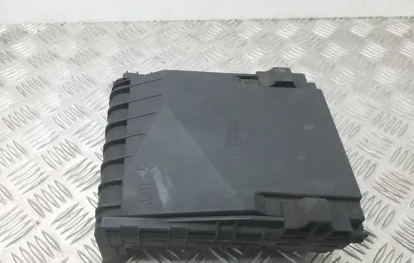 Volkswagen Tiguan Fuse box set 5N2937535A 1K0937125A