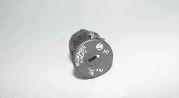 Passenger airbag on/off switch