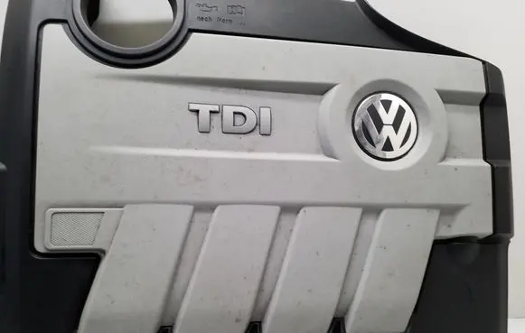 Volkswagen PASSAT B6 Engine cover (trim) 03L103925AP 03L103925AQ