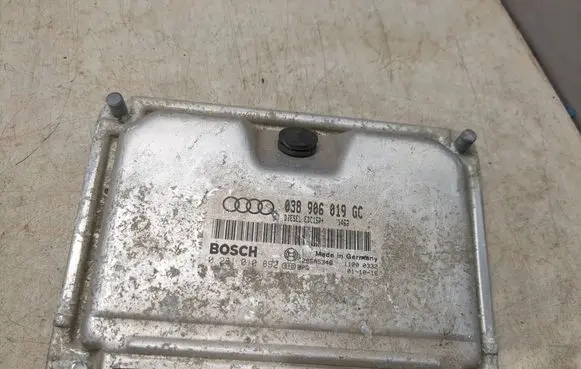 Audi A3 S3 8P Engine control unit/module 038906019GC 28SA5348 0281010892