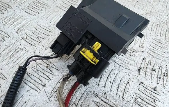 Dacia Duster Coolant fan relay 255509263R