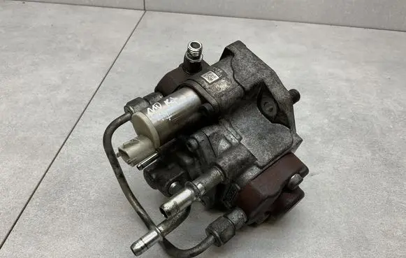 Fuel injection high pressure pump