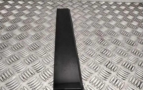 Chrysler Pacifica Door glass trim 68234032