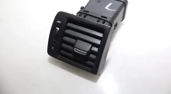 Volvo V50 Dashboard side air vent grill/cover trim