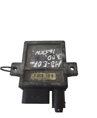 Mercedes-Benz E W211 Glow plug pre-heat relay 0522140202