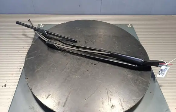 Opel Mokka Front wiper blade arm