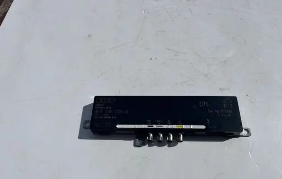 Audi A6 S6 C6 4F Aerial antenna amplifier 4F9035225D