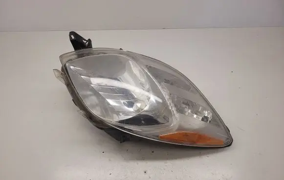 Toyota Yaris Headlight/headlamp