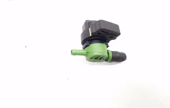 Mercedes-Benz C W204 Valve A0004708793