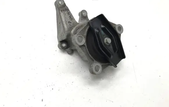 Volvo XC40 Engine mounting bracket 31686309