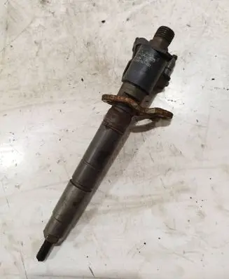 Volvo V70 Fuel injector 31272767 0445116036