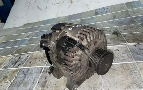 Peugeot 407 Generator/alternator 9646321780