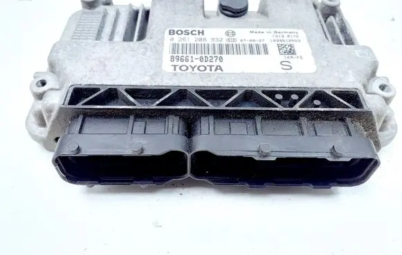 Toyota Yaris Engine control unit/module 0261208932 896610D270