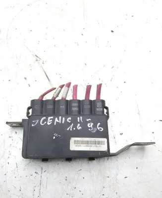 Renault Scenic III - Grand scenic III Fuse module V02611916011