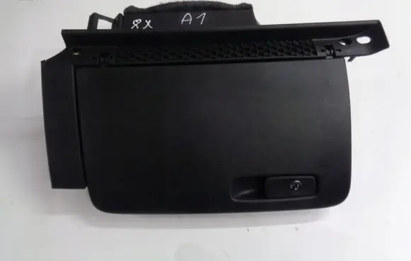 Audi A1 Glove box