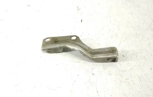 Toyota Avensis T250 Fender mounting bracket