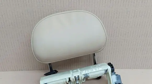 Mercedes-Benz CLS C219 Rear seat headrest 