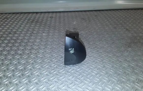 Hyundai Santa Fe Seat heating switch 9333026050