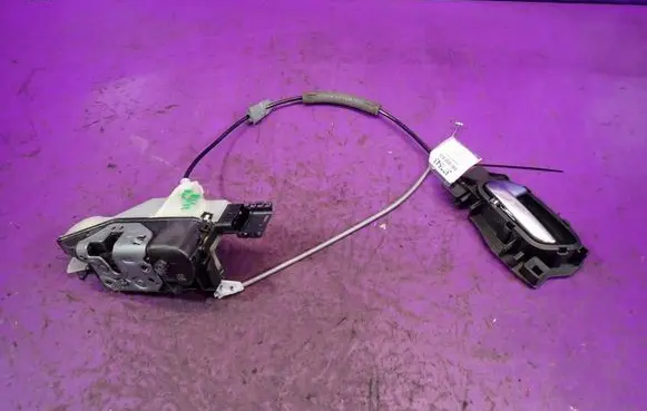 Peugeot 301 Front door lock
