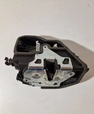 BMW X4 F26 Front door lock l120085