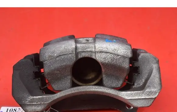 Hyundai Kona I Front brake caliper 