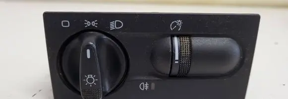 Volkswagen Golf III Light switch 04050501 1H6941531A