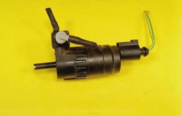 Volkswagen Golf V Windscreen/windshield washer pump 1T0955651A
