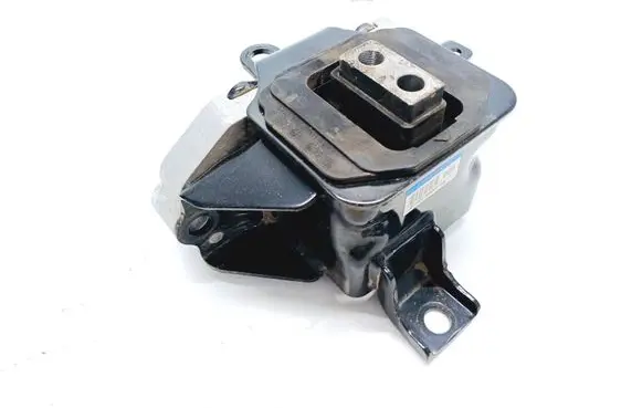 Engine mount bracket