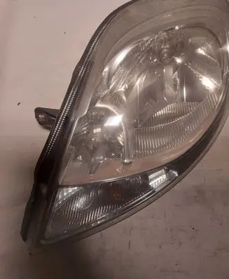 Opel Vivaro Headlight/headlamp 8200701363