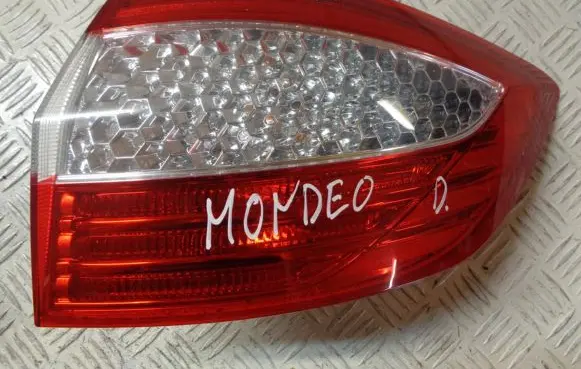 Ford Mondeo MK IV Rear/tail lights 7S7113404B
