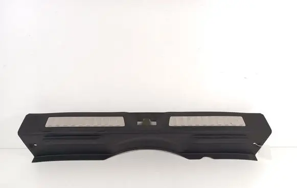 Trunk/boot sill cover protection