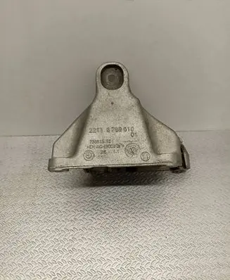 BMW 3 F30 F35 F31 Engine mounting bracket 6788610 73681310 ENAC46000