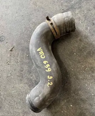 Mercedes-Benz Vito Viano W639 Engine coolant pipe/hose