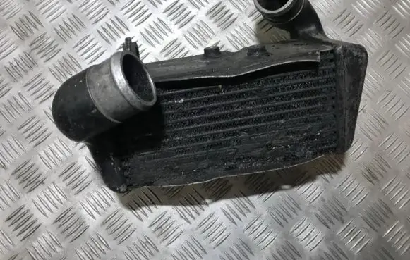 Audi 80 90 B3 Intercooler radiator 893145805