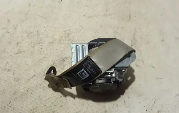 Volvo S90, V90 Rear seatbelt 39836051