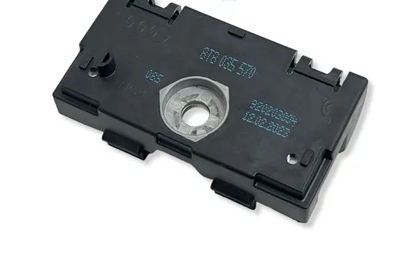 Audi A4 S4 B9 8W Aerial antenna amplifier 8T8035570