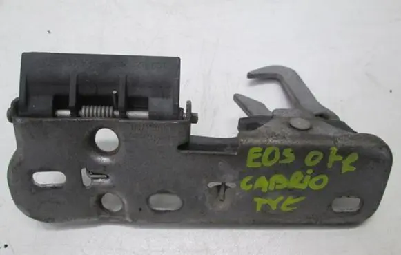 Volkswagen Eos Tailgate lock loop/hook striker 7P0827517E