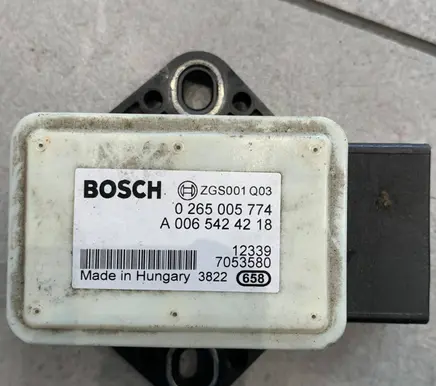 Mercedes-Benz Vito Viano W639 ESP acceleration yaw rate sensor A0065424218