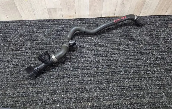Engine coolant pipe/hose