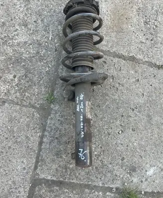 Skoda Octavia Mk2 (1Z) Front shock absorber/damper