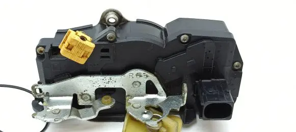 Cadillac SRX Front door lock R10373666