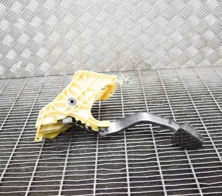 BMW 6 E63 E64 Brake pedal 6759944