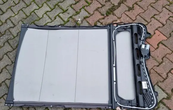 Nissan Qashqai Sunroof glass 916864EA6B