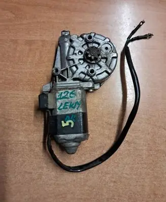 Mercedes-Benz S W126 Front door window regulator motor 0130821101