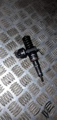 Audi A4 S4 B6 8E 8H Fuel injector 038130073AJ