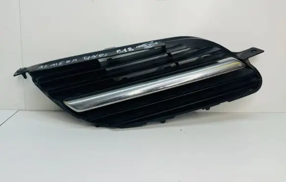 Nissan Almera Tino Front bumper lower grill 9381M020