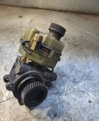 Mazda 6 Power steering pump