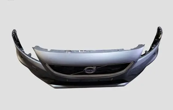 Volvo V40 Front bumper 31347085