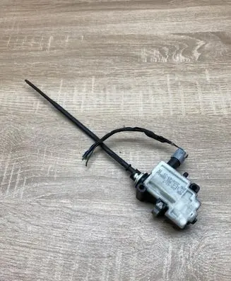 BMW 3 E90 E91 Fuel tank cap lock motor 6985880 406204